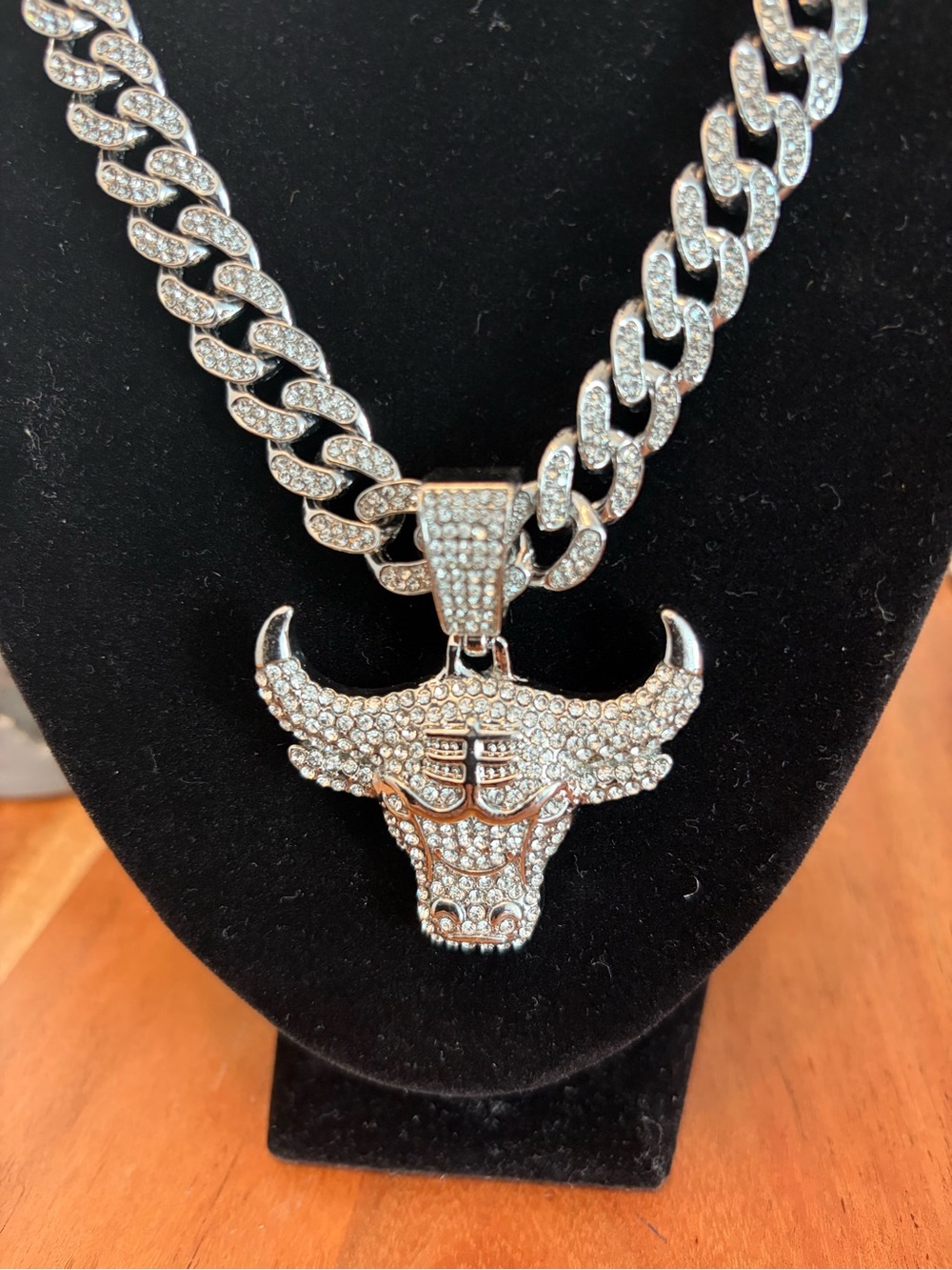 NBA Chicago Bulls Head Cuban Link Necklace